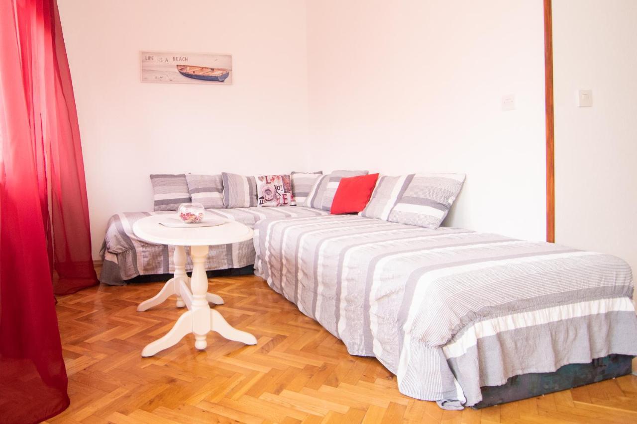 Apartmani Ivana Kaštela Exteriör bild