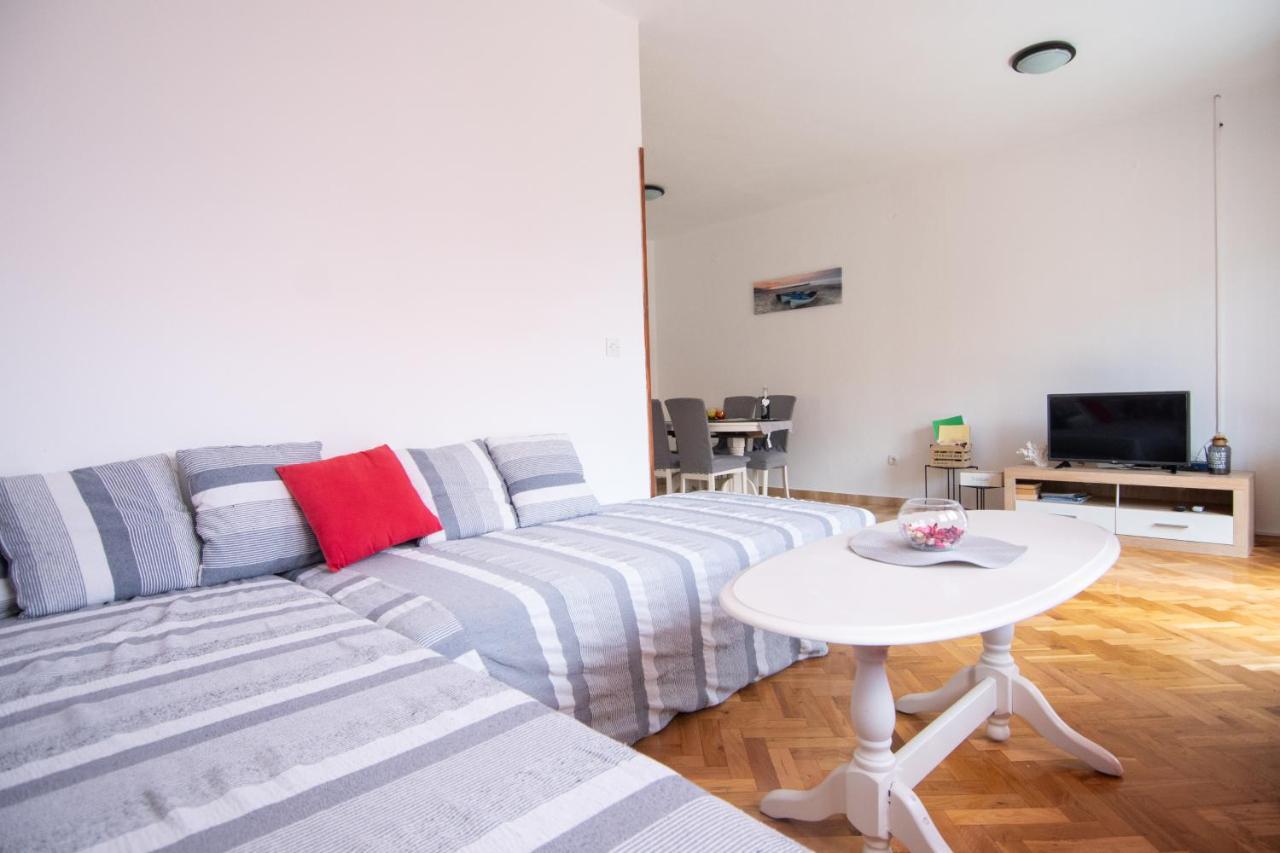 Apartmani Ivana Kaštela Exteriör bild