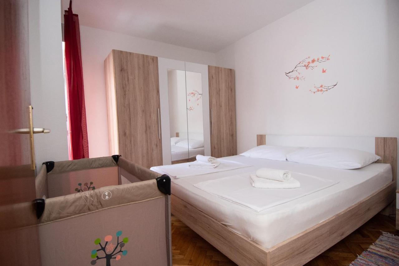 Apartmani Ivana Kaštela Exteriör bild